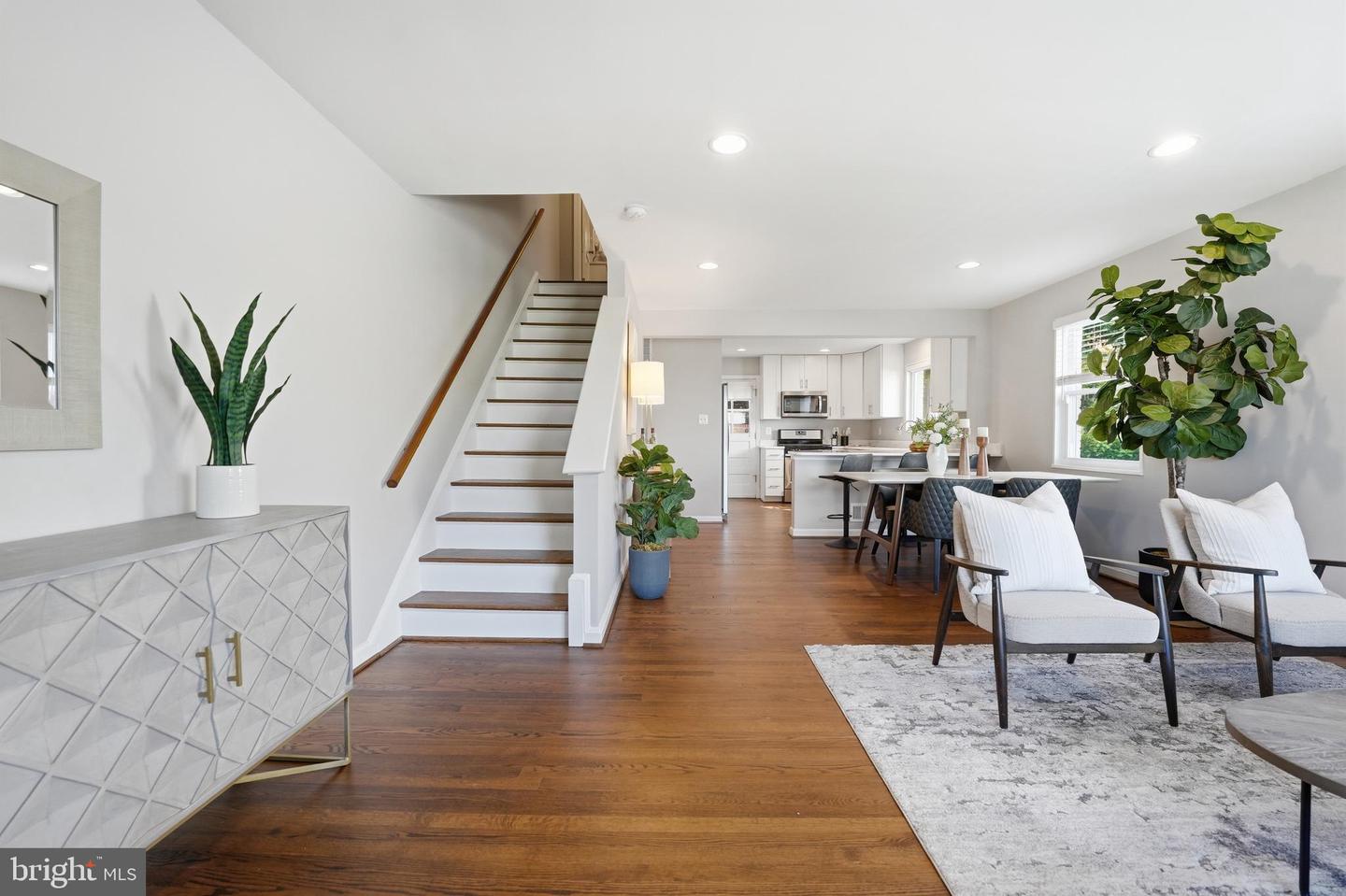 2722 Hickory Street, Alexandria