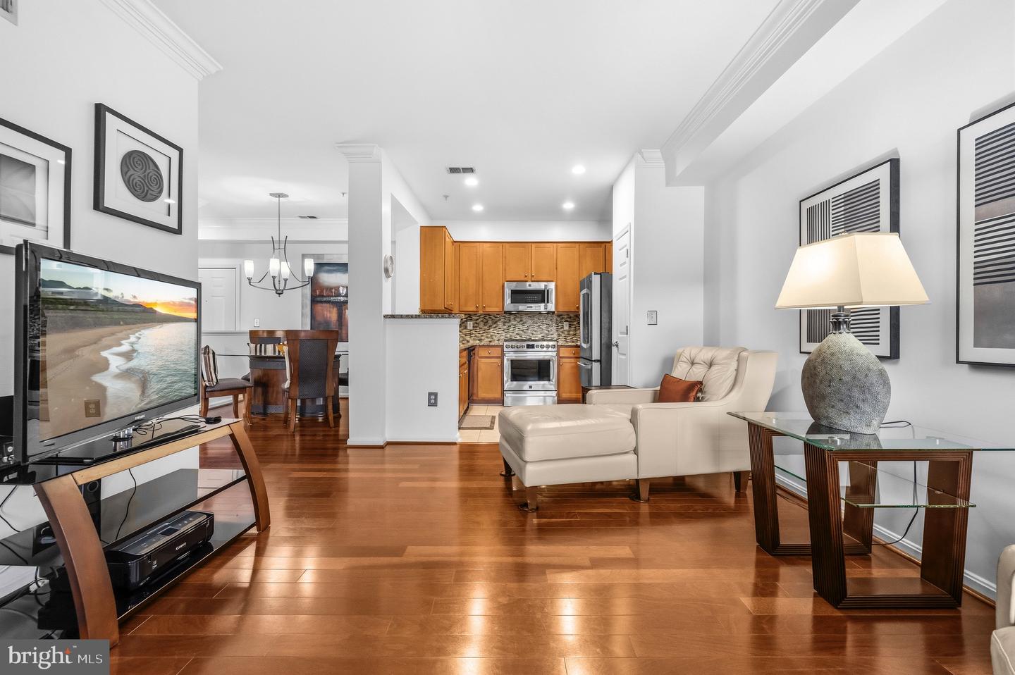 4854 Eisenhower Avenue #451