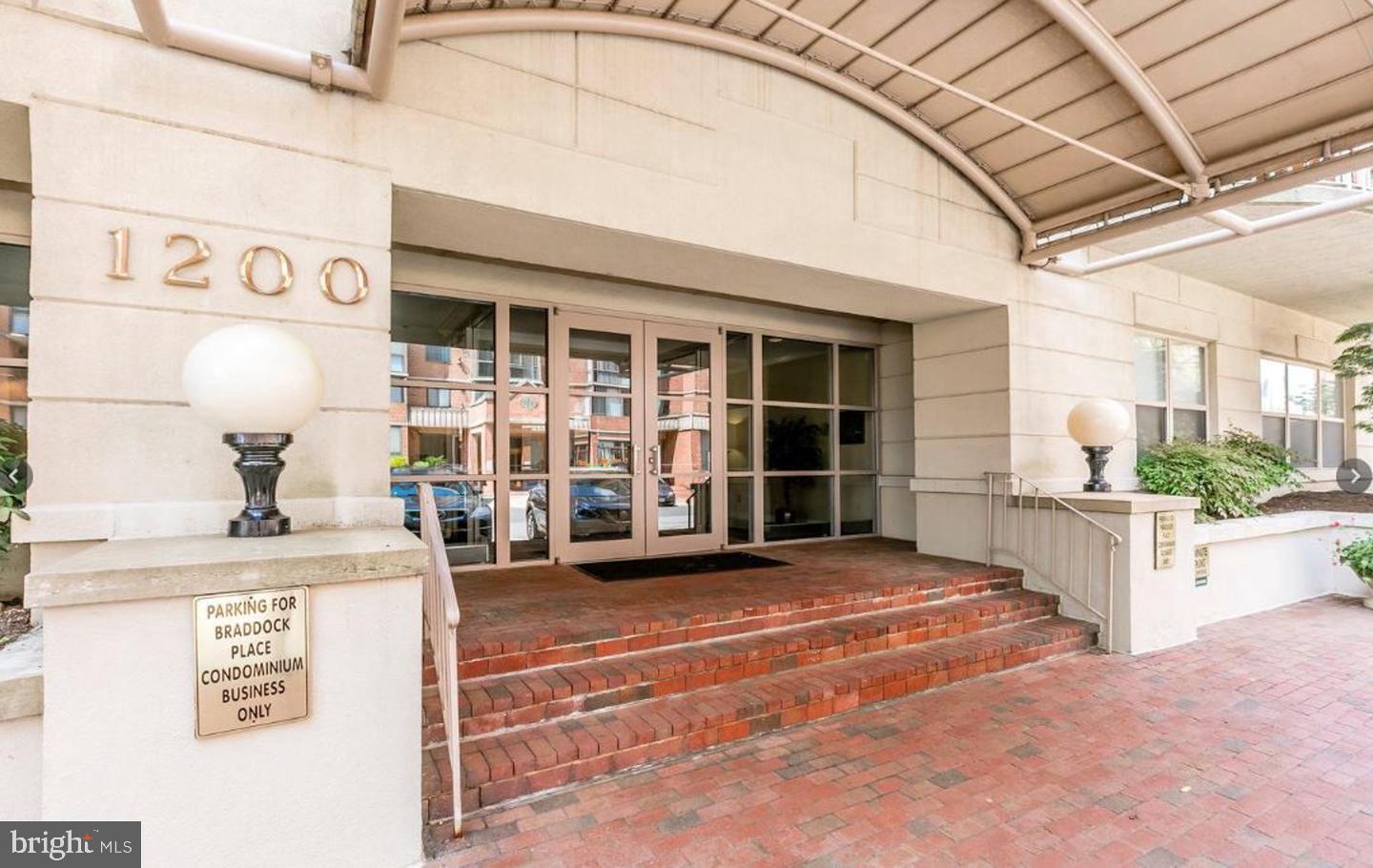 1200 Braddock Place #205