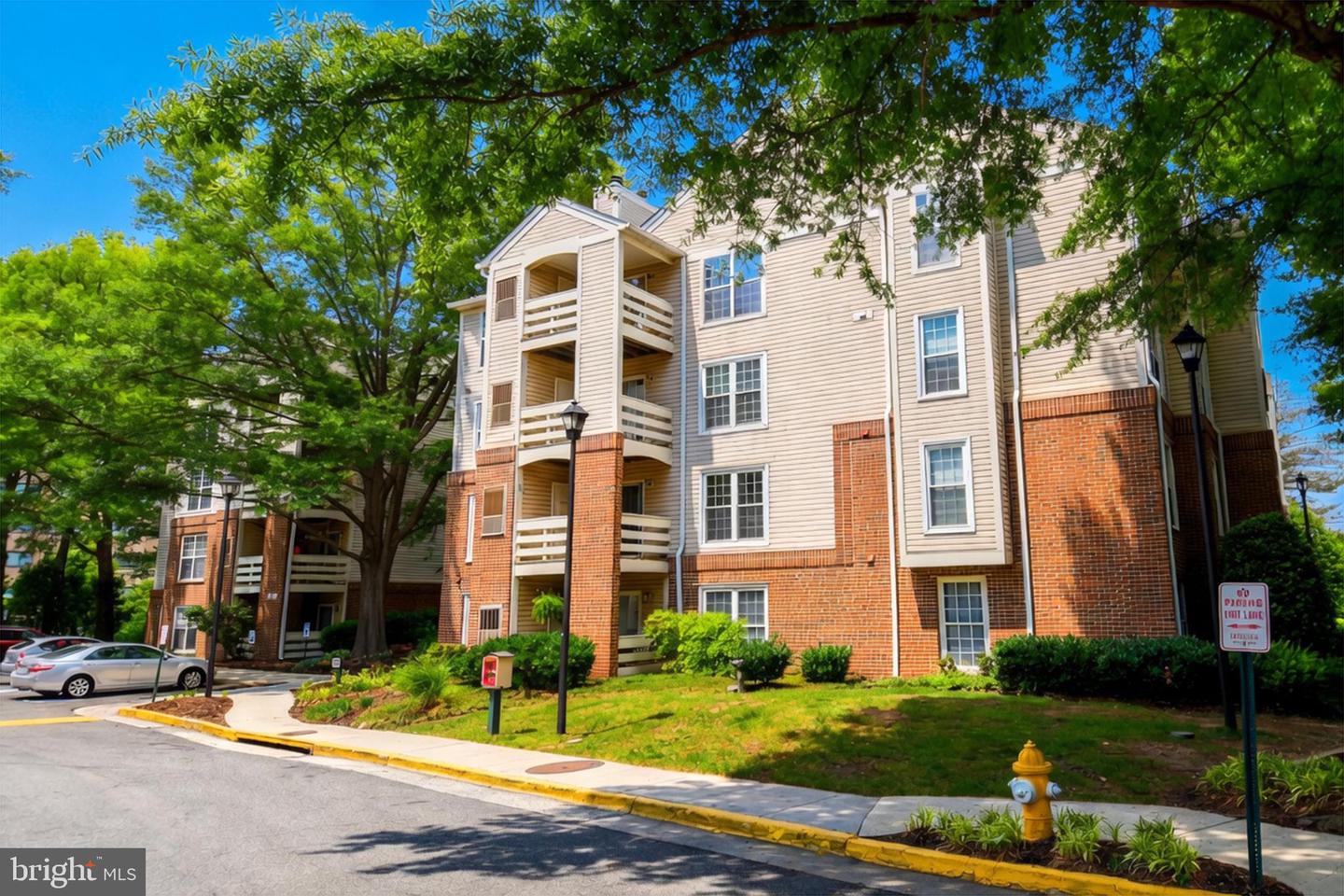 240 S Reynolds Street #113, Alexandria