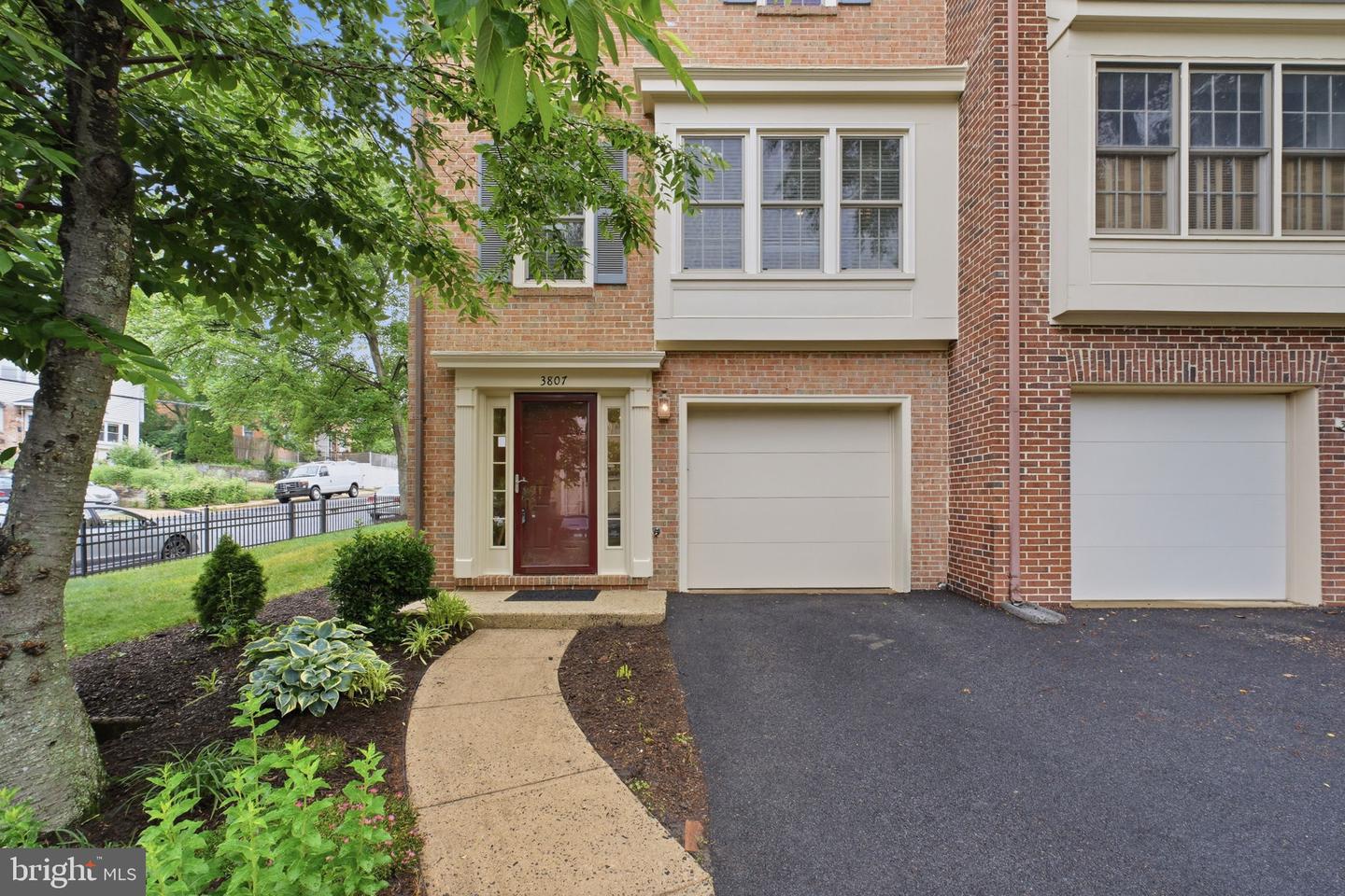 3807 Vermont Court, Alexandria