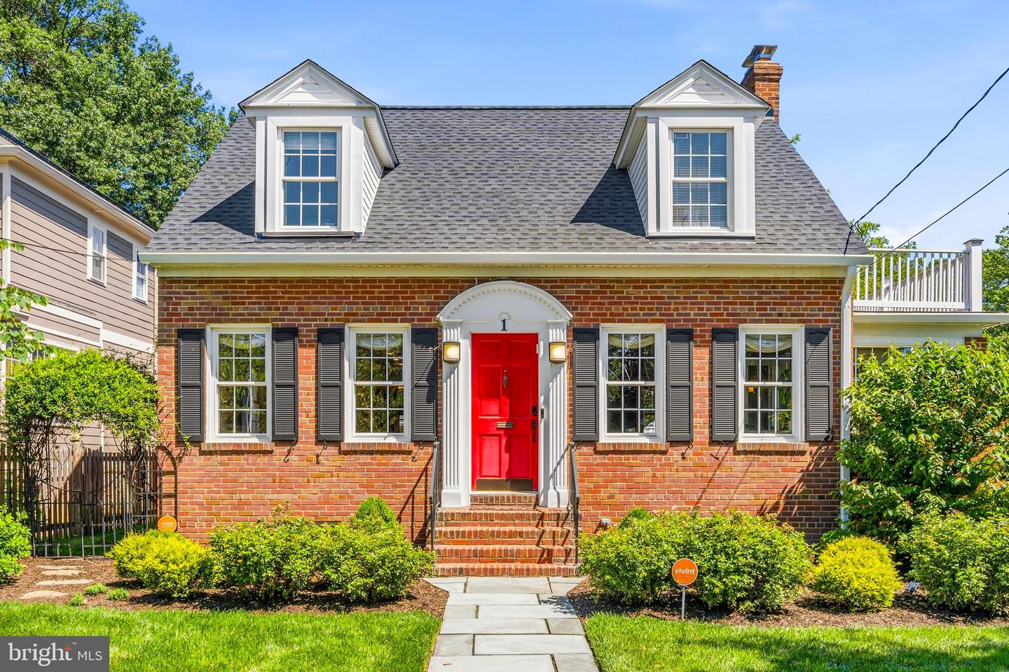 1 W Mason Avenue, Alexandria