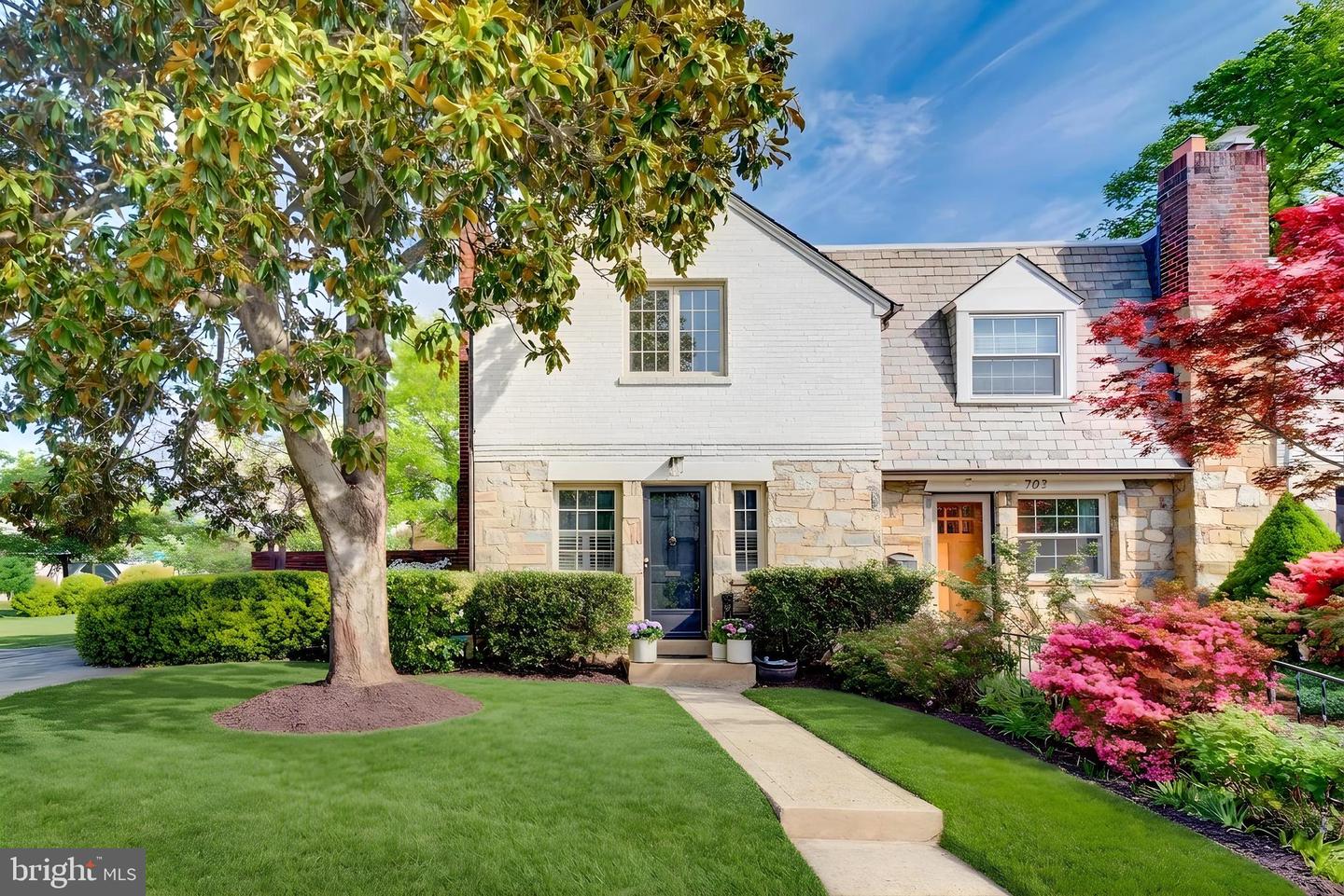 701 Devon Place, Alexandria