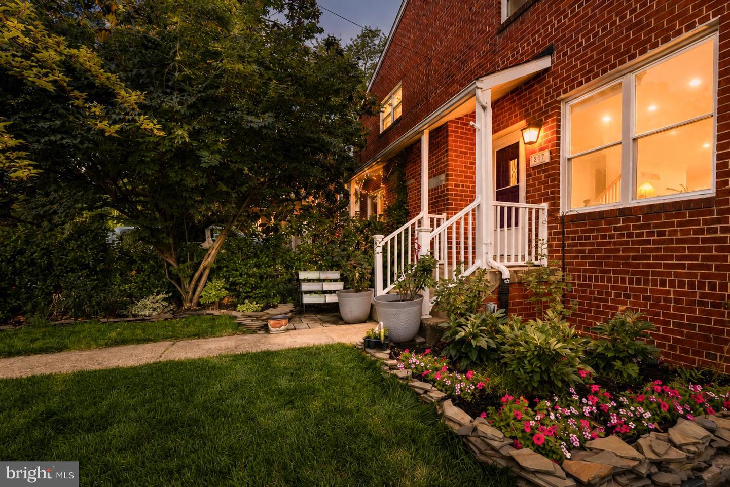 217 E Taylor Run Parkway, Alexandria