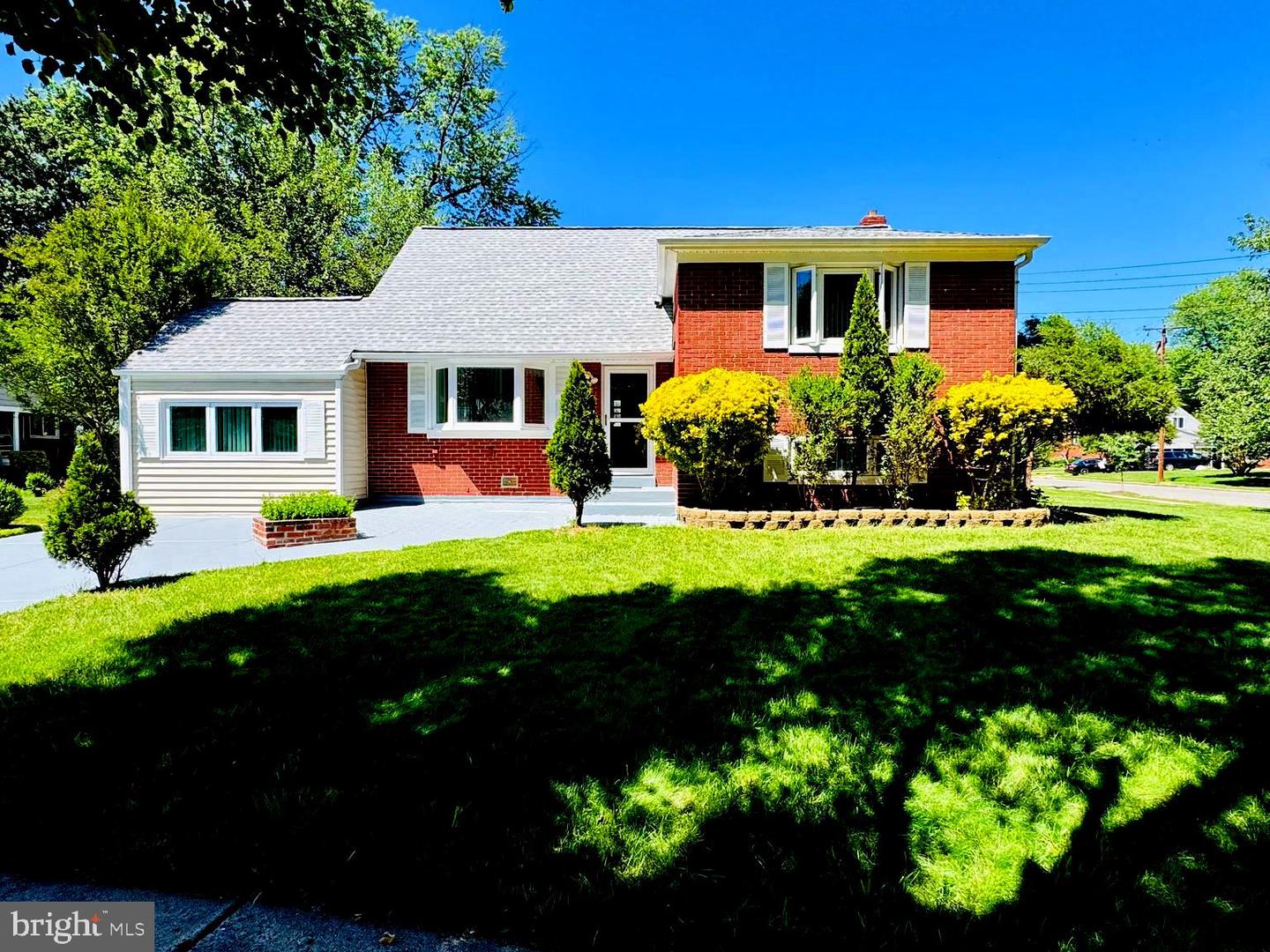 5313 Thayer Ave