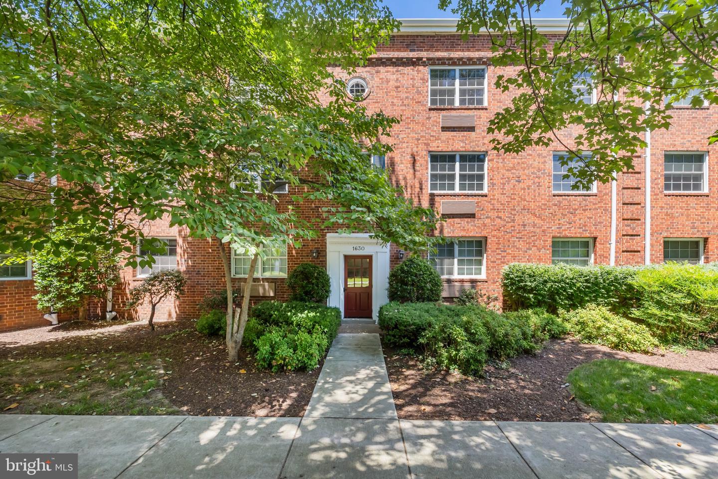 1630 W Abingdon Drive #302