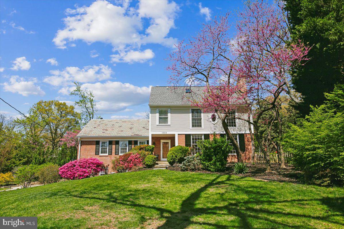 1305 Key Dr