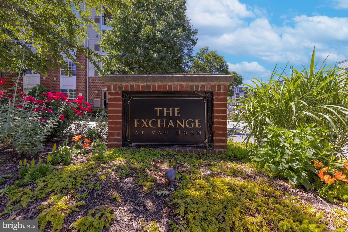 4852 Eisenhower Avenue #338