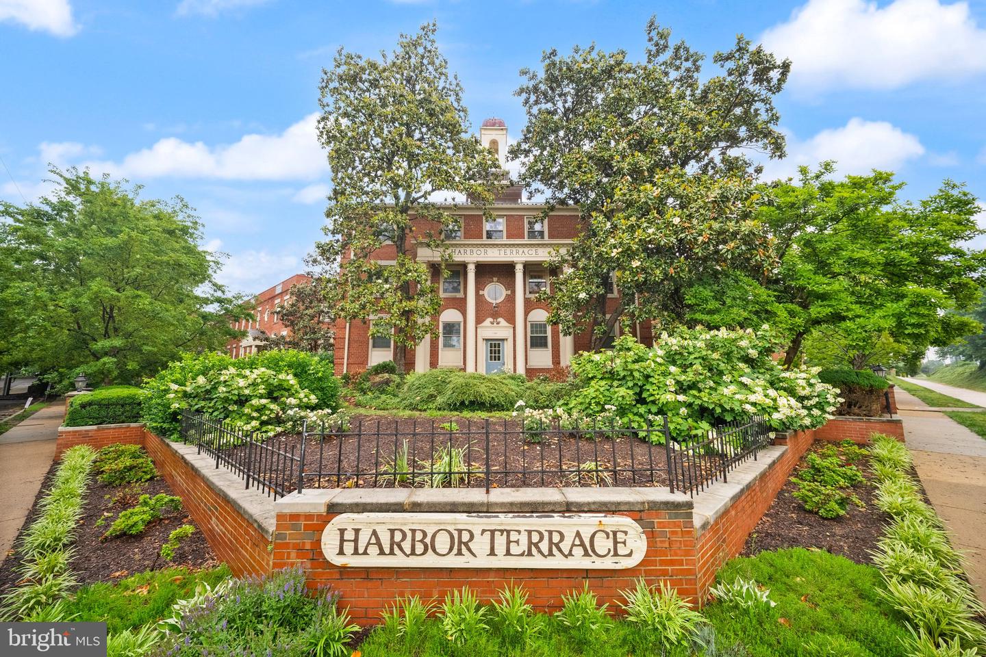 1311 E Abingdon Drive #4