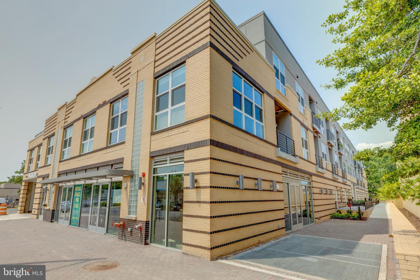 1800 Mount Vernon Avenue #215