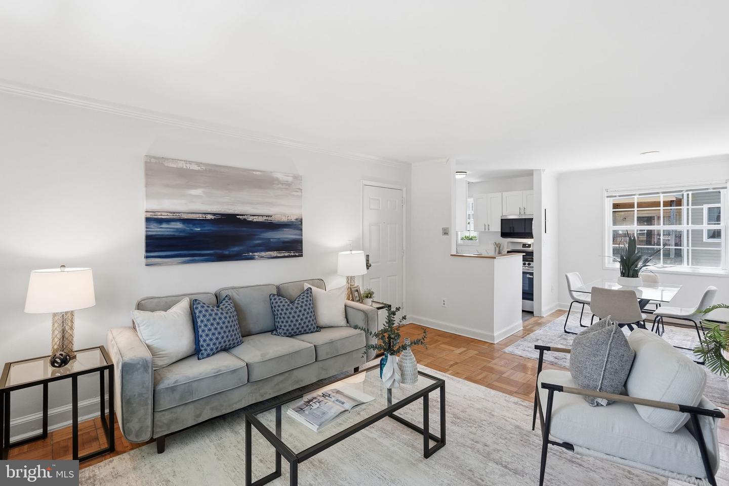 1608 W Abingdon Drive #302