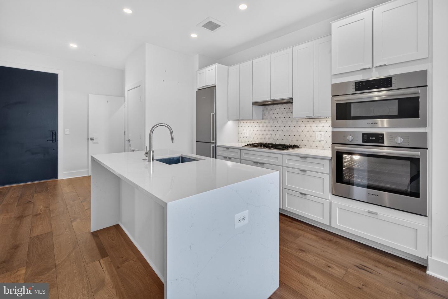 1312 King Street #302