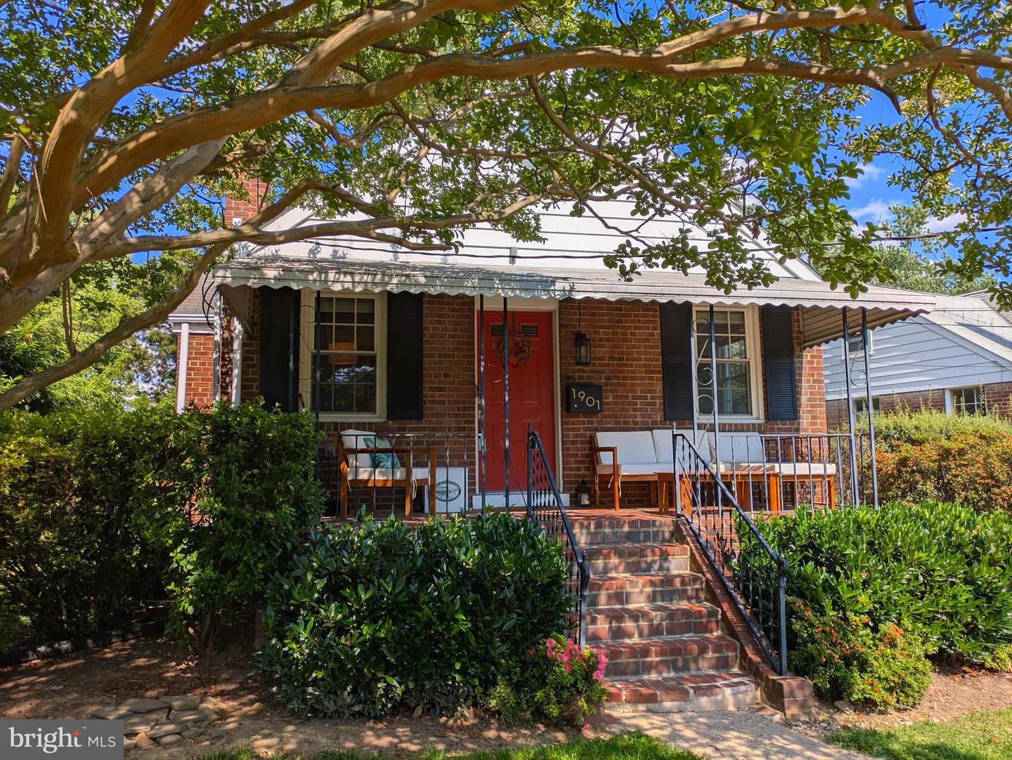 1901 Scroggins Road