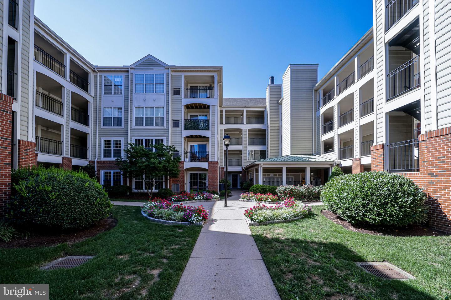 1100 Quaker Hill Drive #307