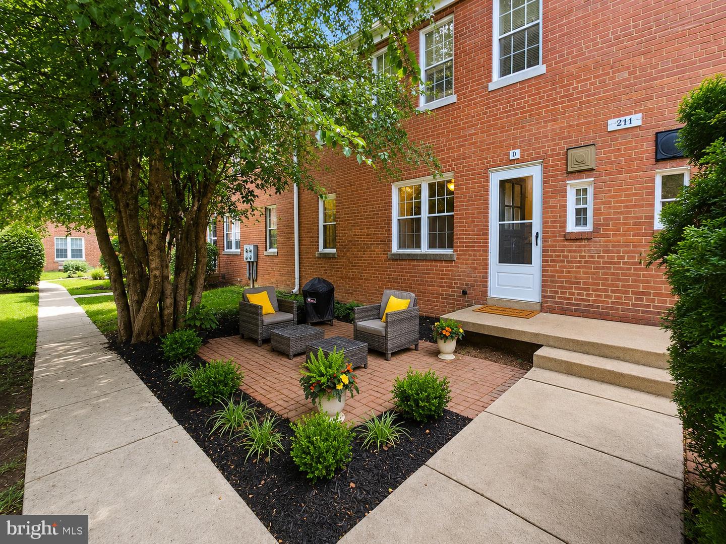 211 E Glebe Road #d