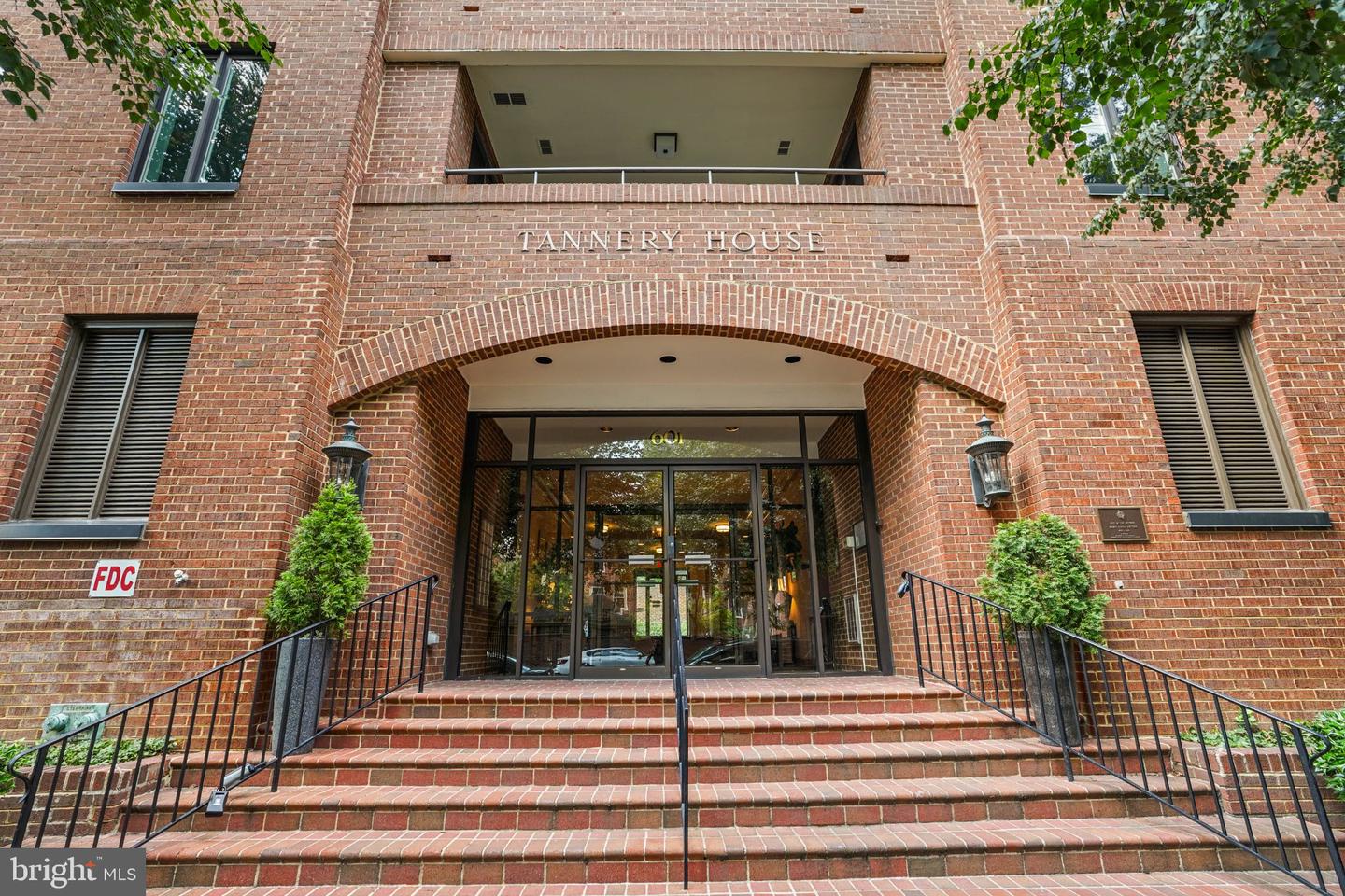 601 Wilkes Street #204