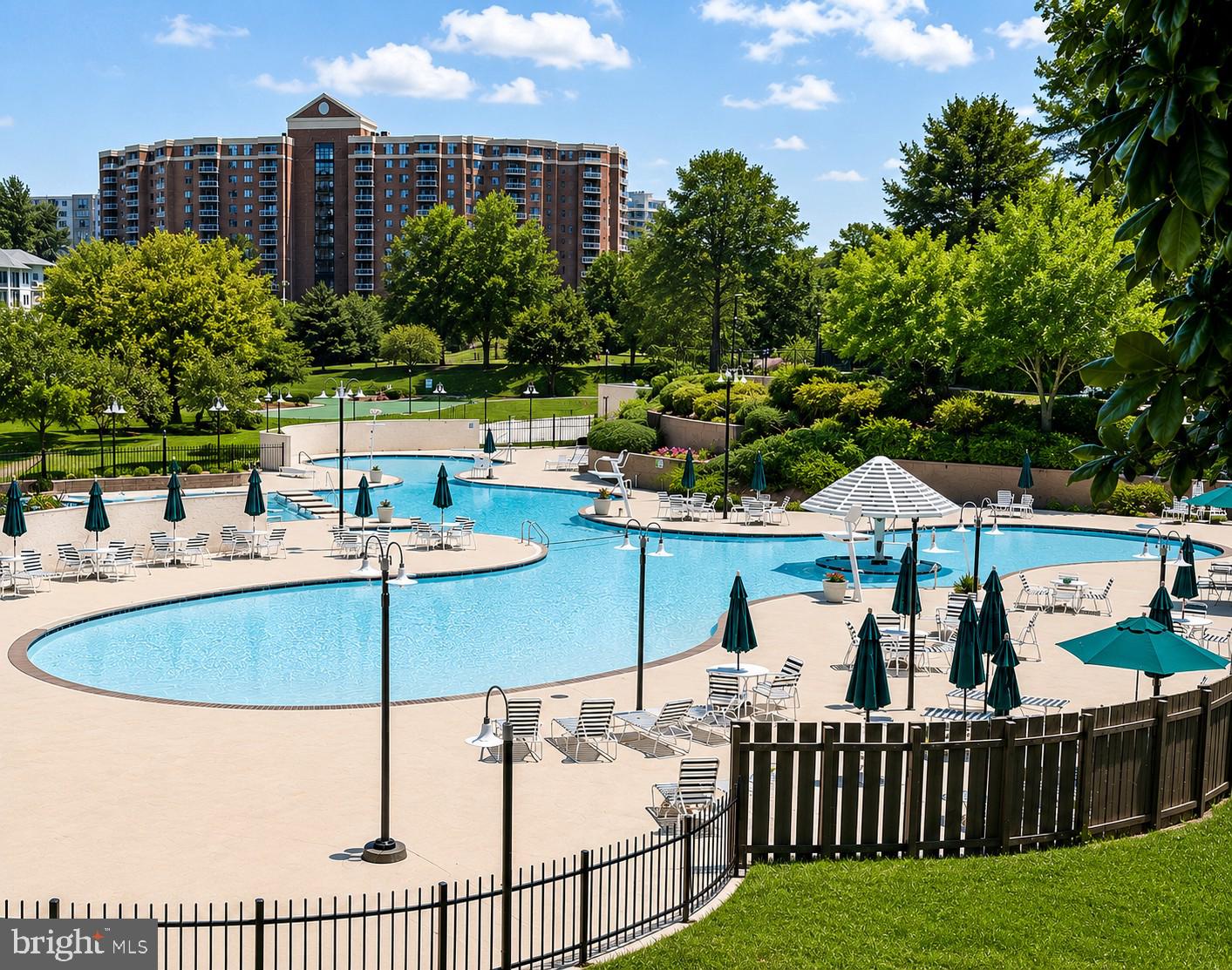 309 Yoakum Parkway #204