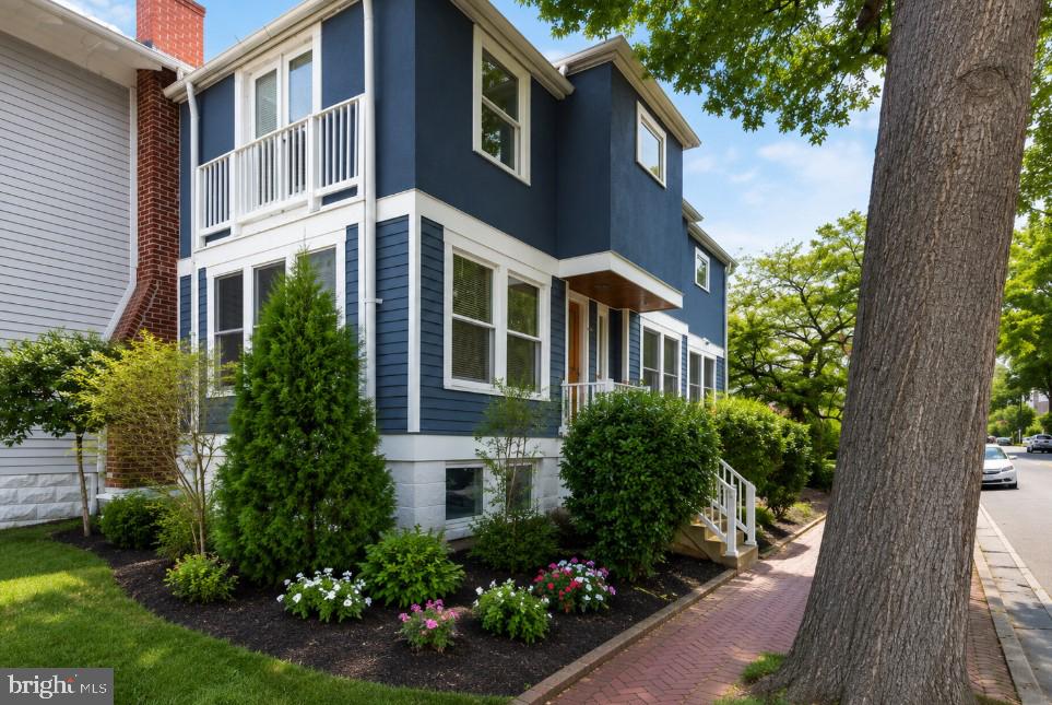 400 N West Street, Alexandria