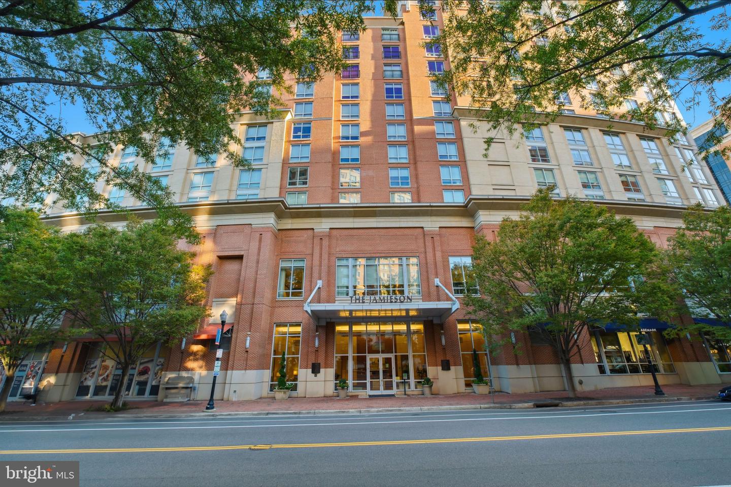 2050 Jamieson Avenue #1008