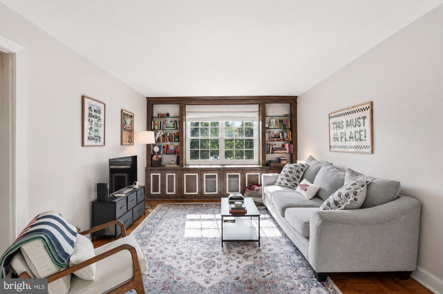 1708 W Abingdon Drive #202