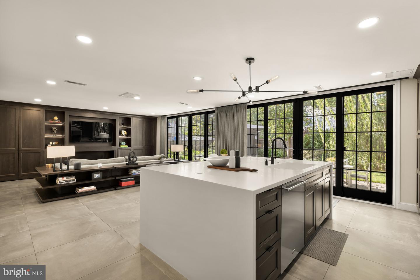 517 Janneys Lane