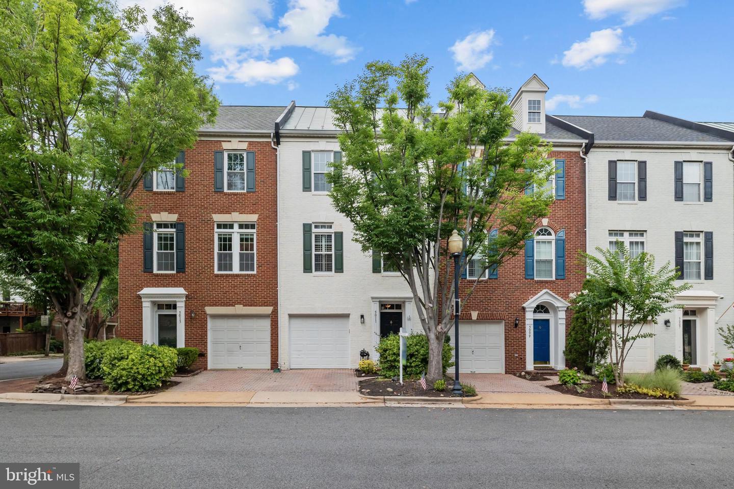 5011 Waple Lane