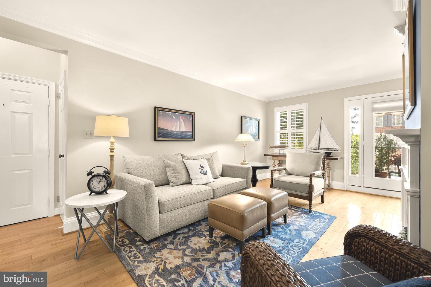 1115 N Pitt Street #2b