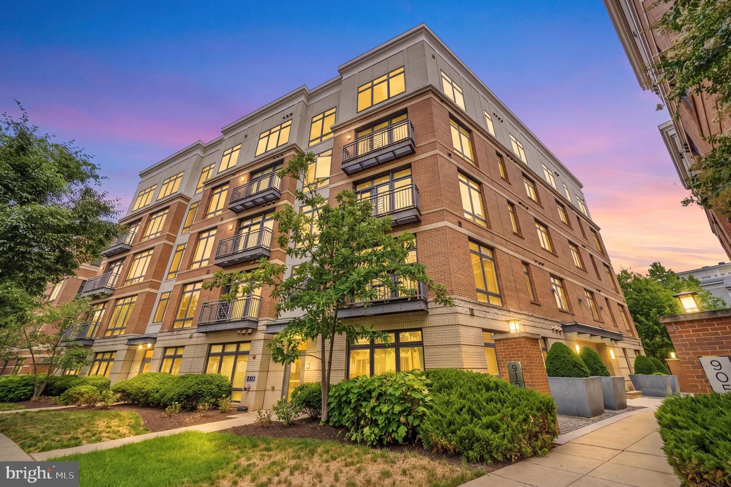 915 N Patrick Street #401