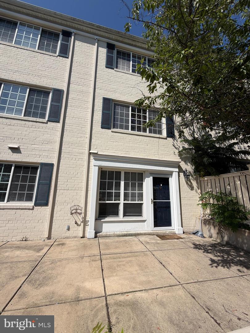 1415 N Van Dorn Street #a