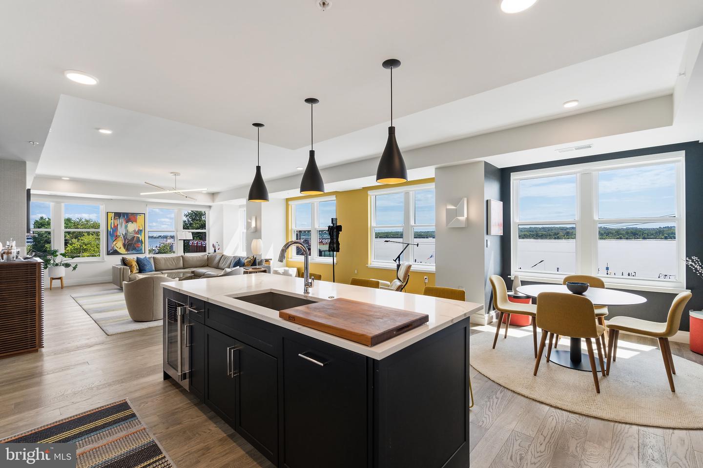 225 Strand Street #401