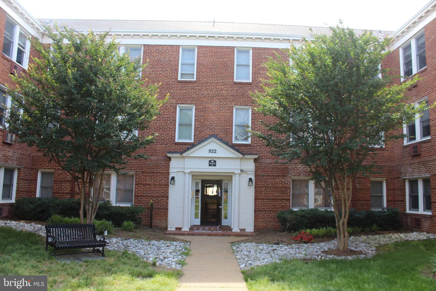 922 S Washington Street #305
