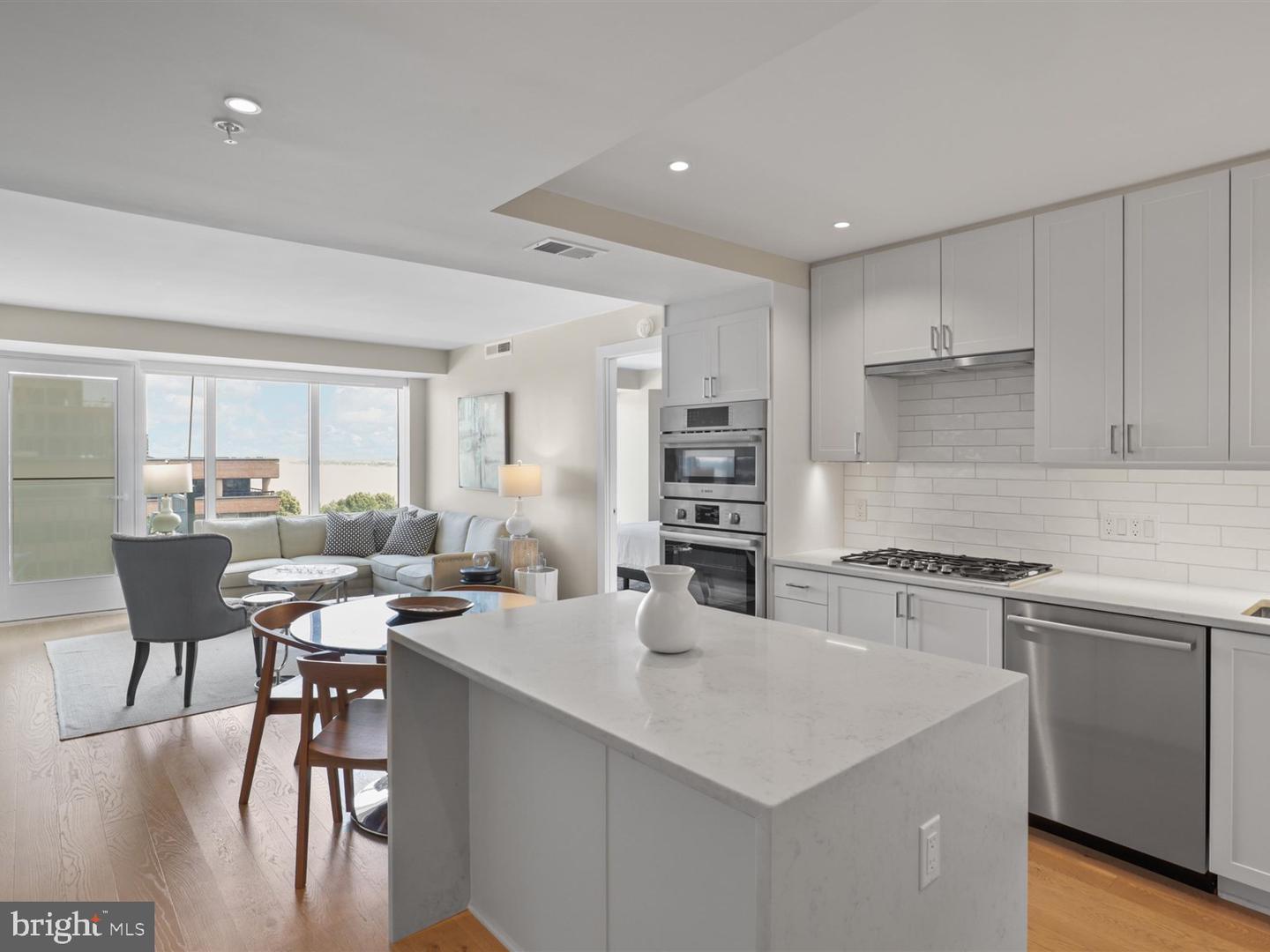925 N Fairfax Street #704