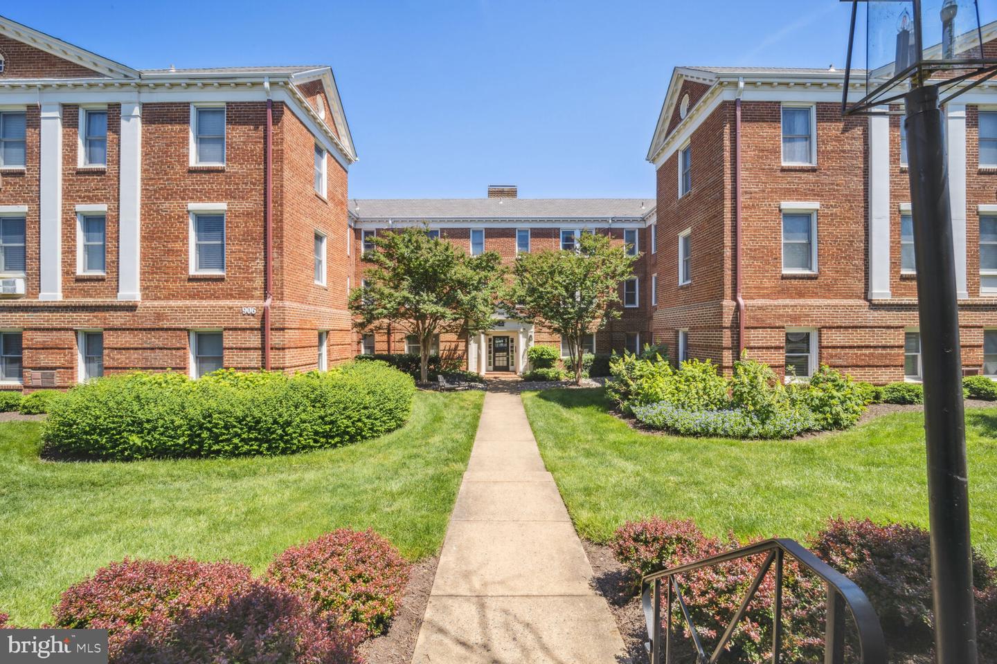 906 S Washington Street #302
