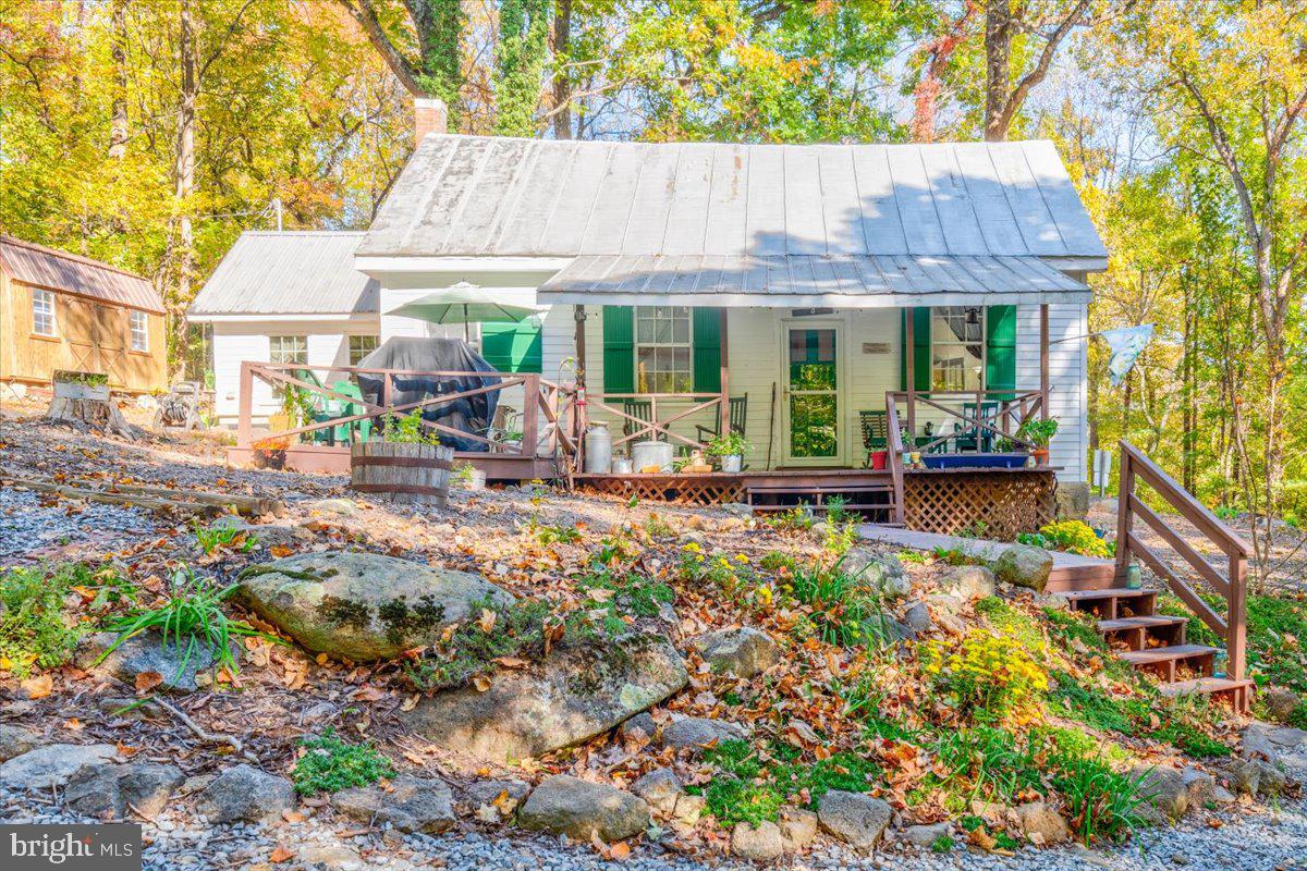 1017 Karnes Road, Bedford