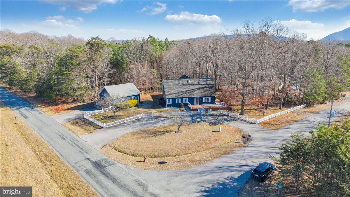 100 Sandpiper Drive, Huddleston