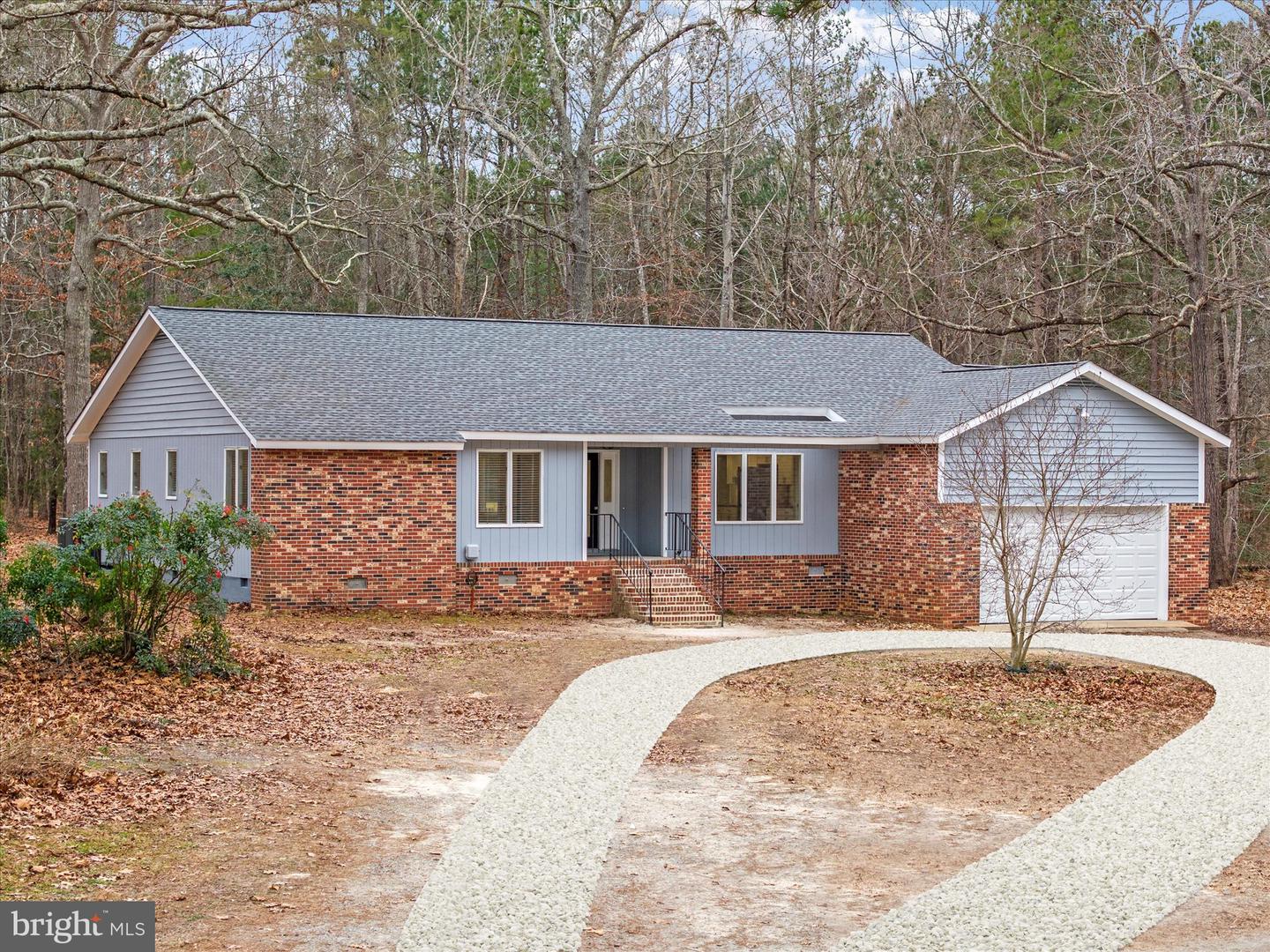 10009 River Road, South Chesterfield