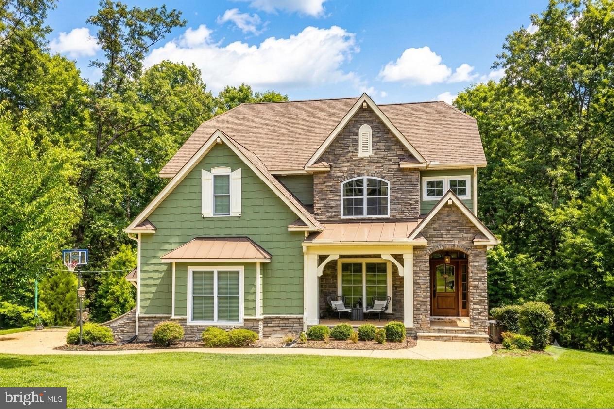 2219 Hannington Mews
