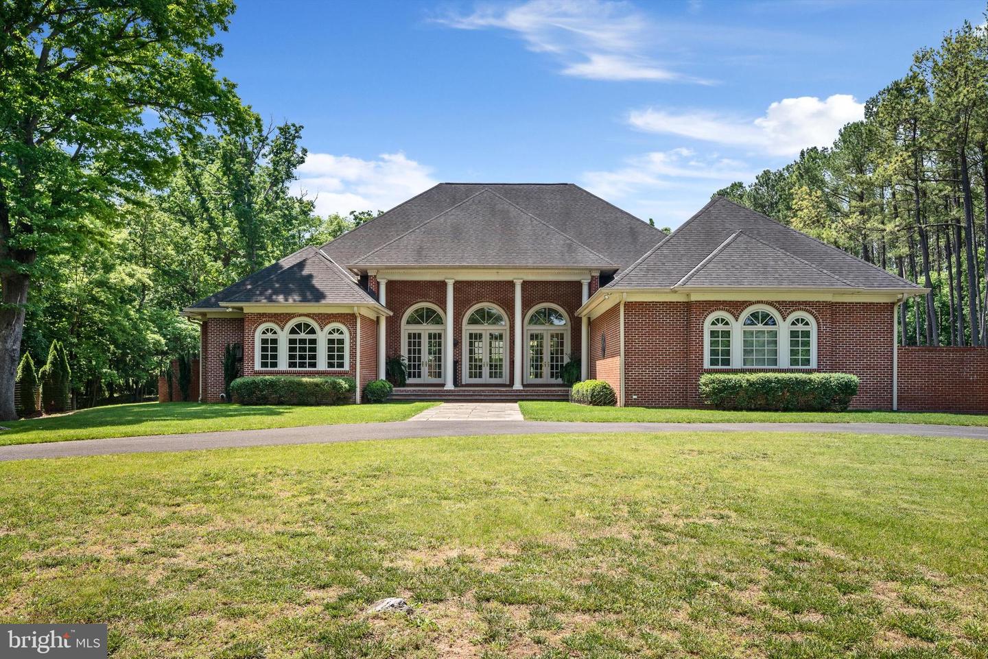 84 Rock Hall Farm Lane, Berryville