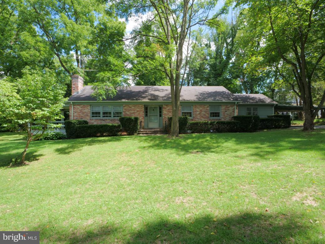 216 S Buckmarsh Street, Berryville
