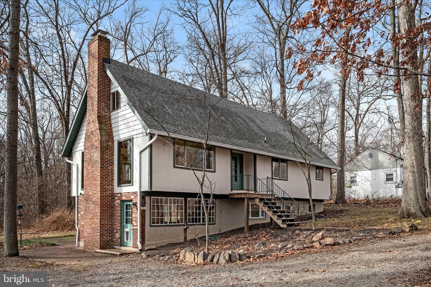 179 River Park Lane, Bluemont