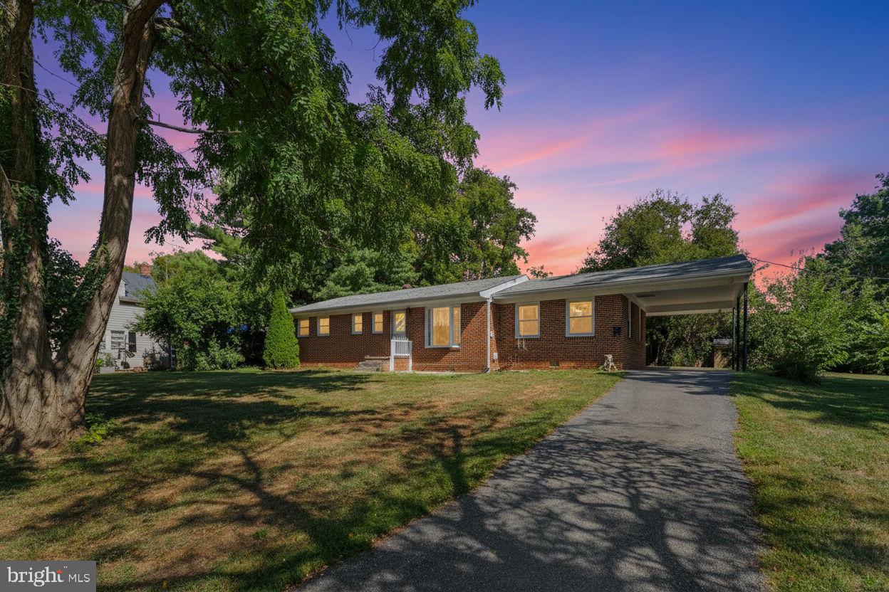 328 S Church Street, Berryville
