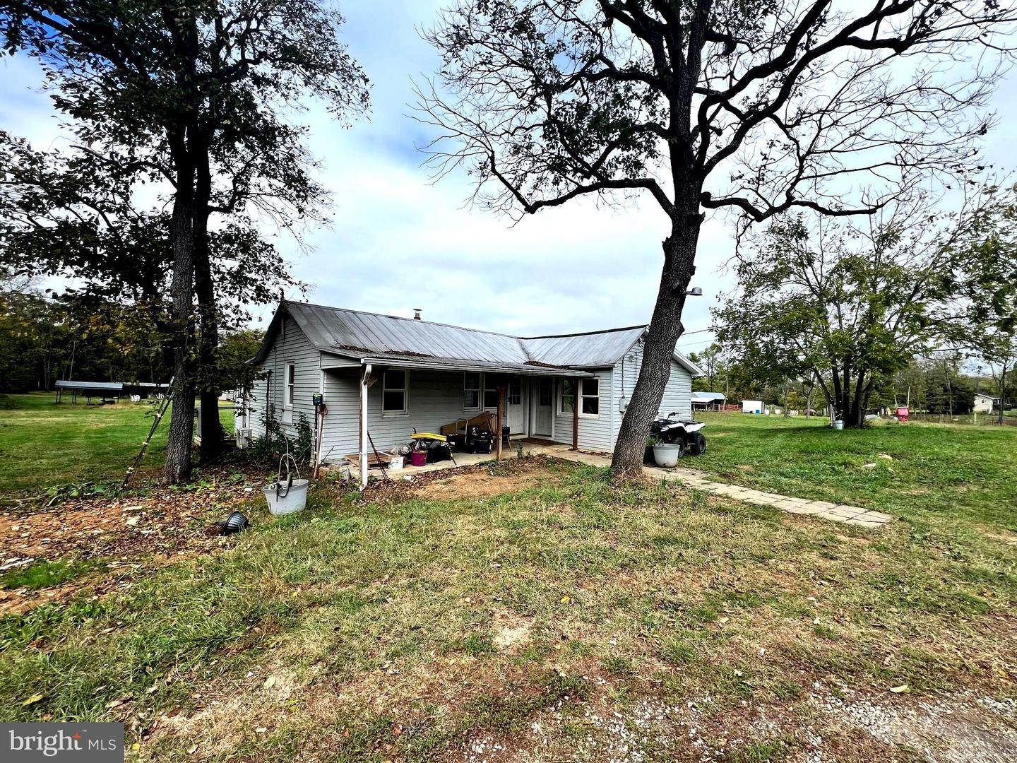 908 Triple J Road, Berryville