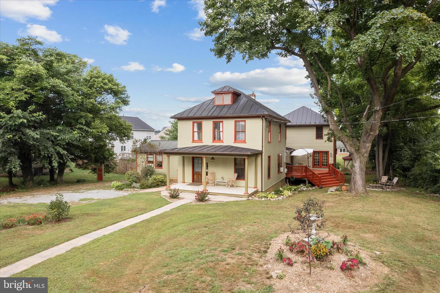 325 S Church Street, Berryville