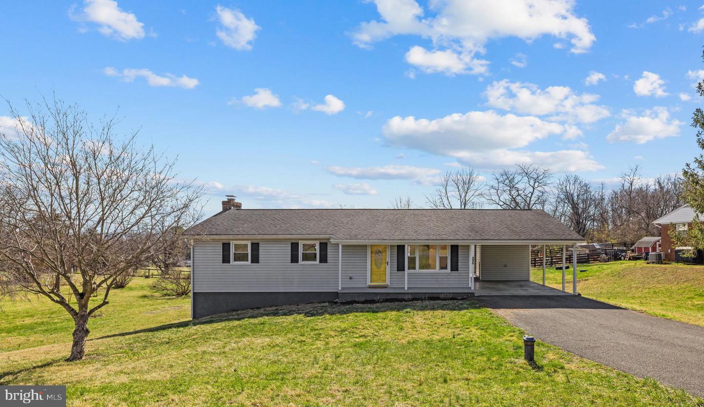 225 Possum Hollow Lane, Berryville