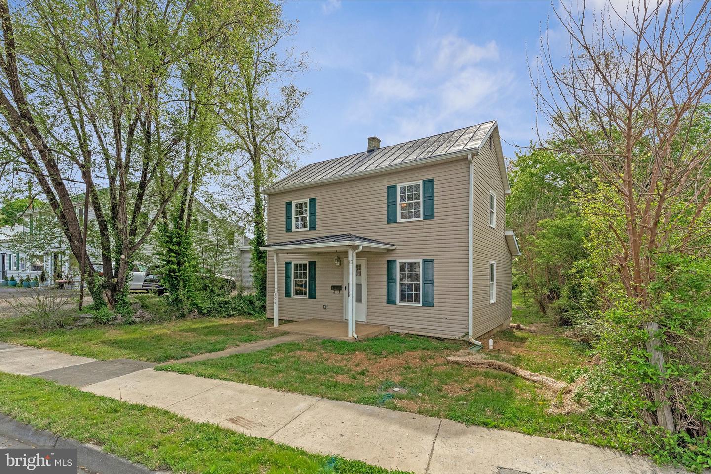 306 N Buckmarsh Street, Berryville
