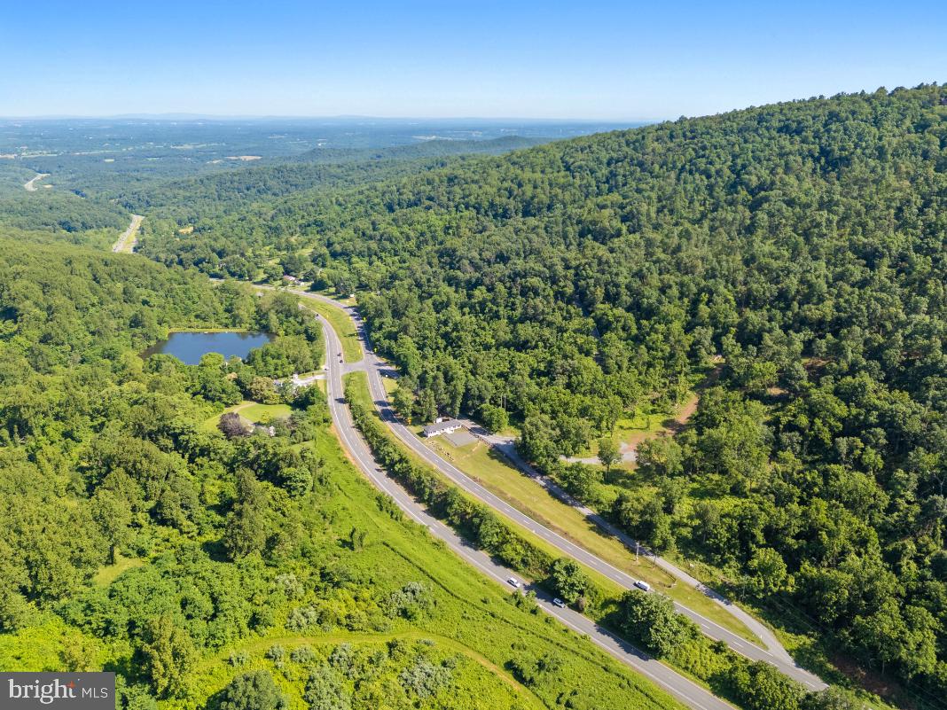 22540 Blue Ridge Mountain Road, Paris