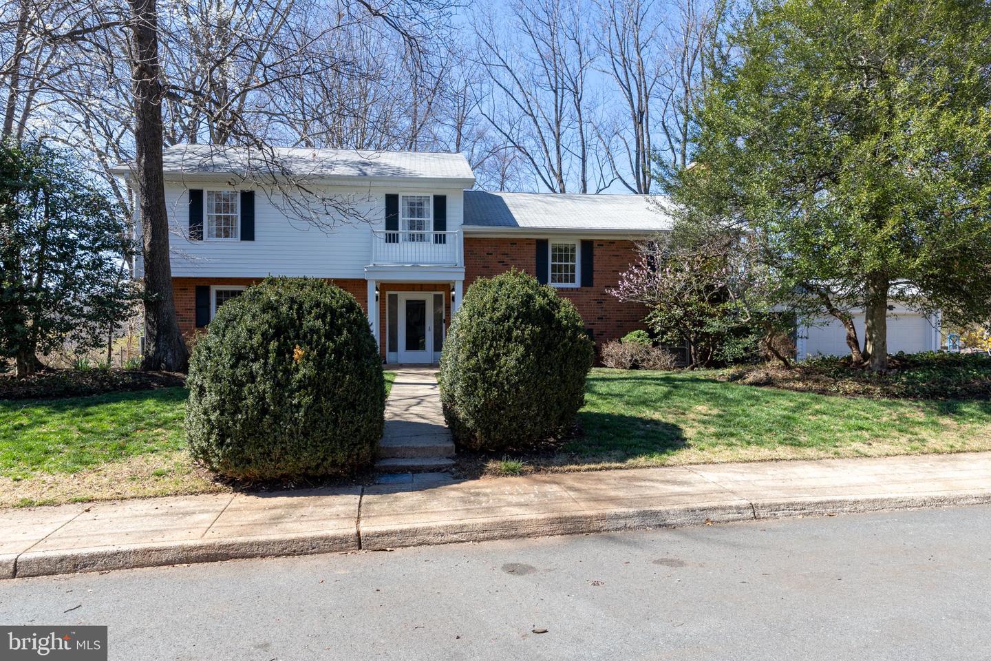 2513 Hillwood Pl