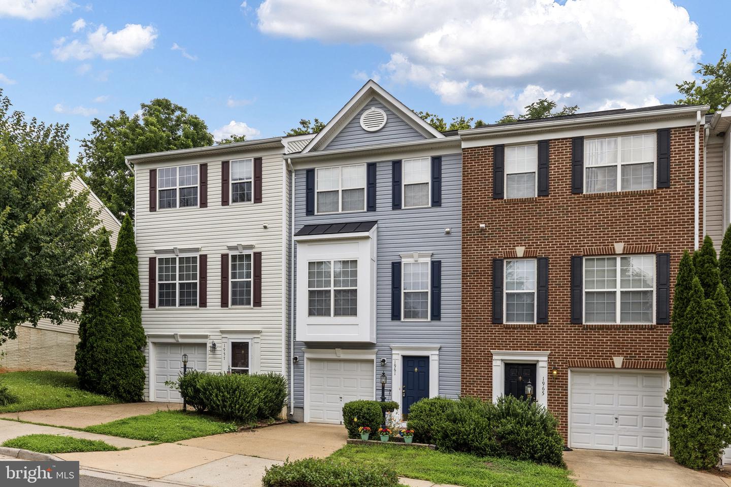 1961 Crepe Myrtle Lane