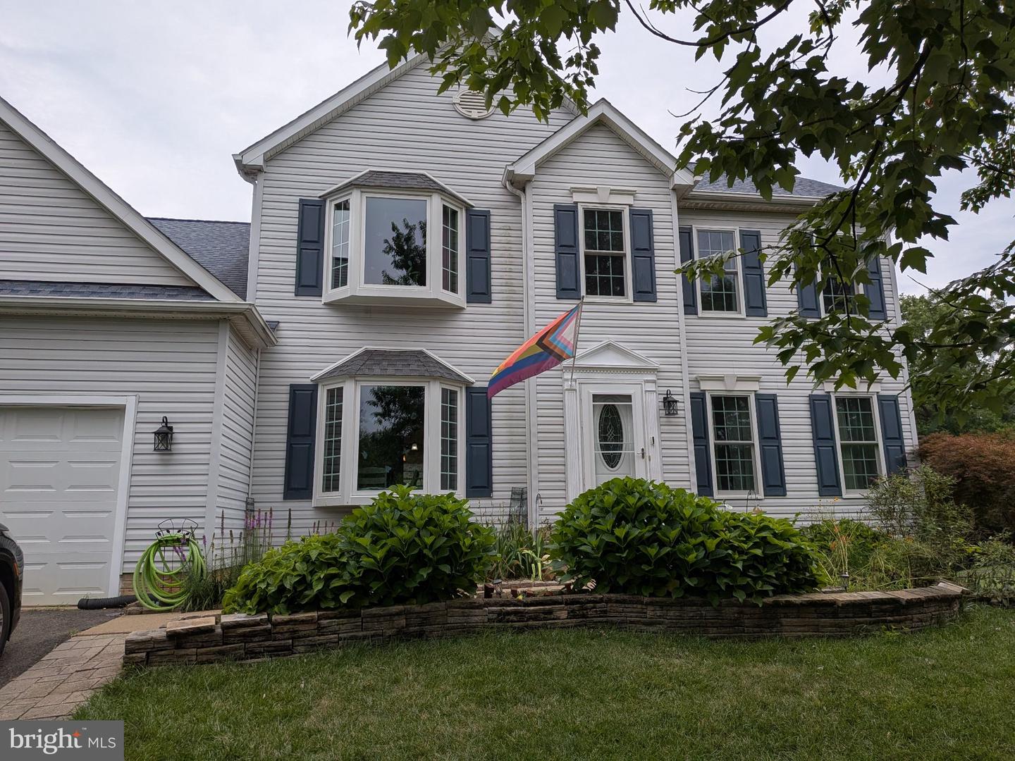 823 Woodcrest Loop