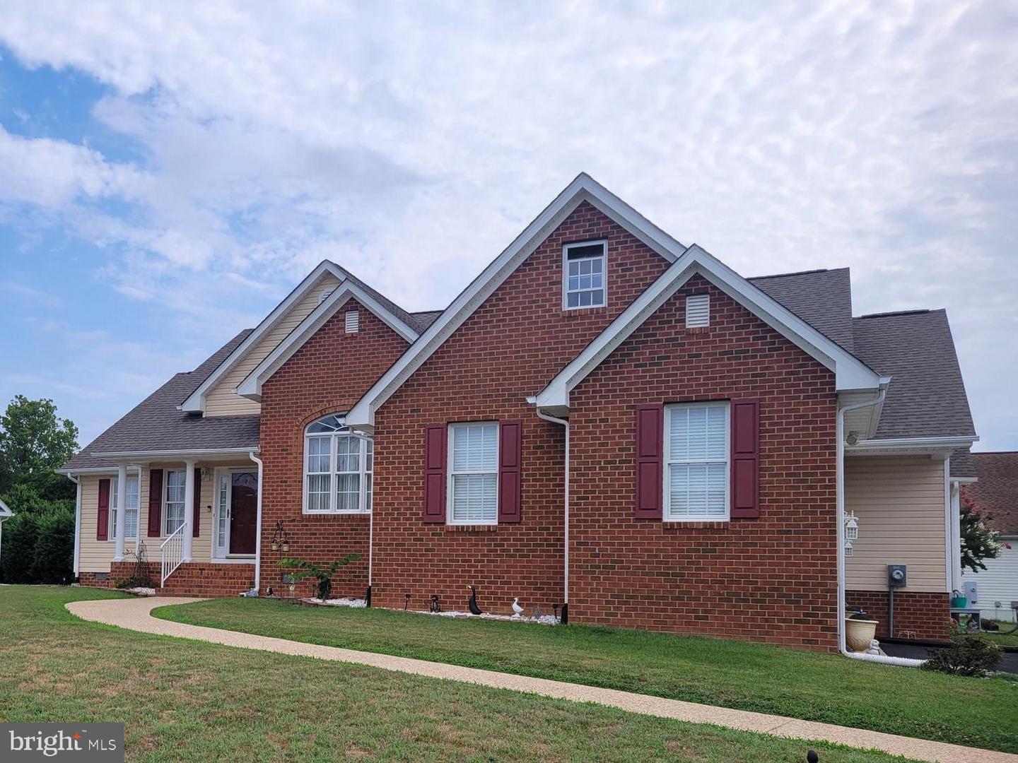 223 Meadow Lane, Bowling Green